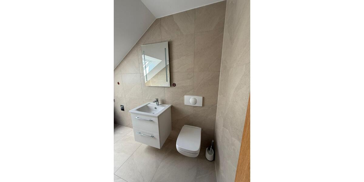 Dachgeschoßwohnung Chemnitz Helbersdorf - 2 Zimmer, 68 m&sup2;, 78.500&euro; | Angebot:25323620