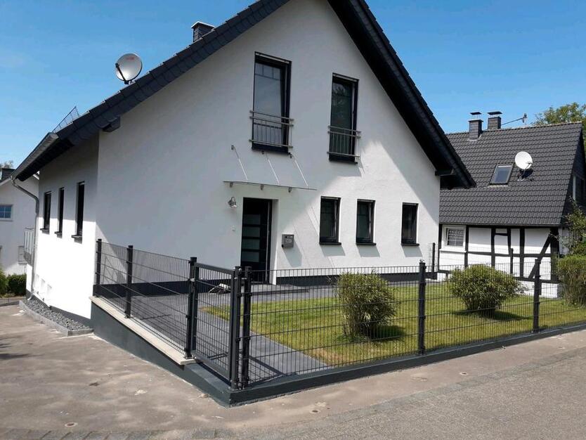 Einfamilienhaus in Wiehl-Jennecken mit großer Garage