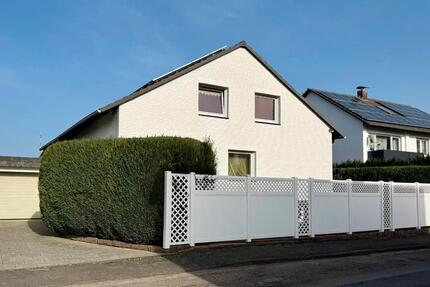 Haus Beverungen - 13 Zimmer, 258 m&sup2;, 235.000&euro; | Angebot:26226576