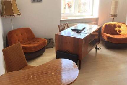 Offener Arbeitsplatz 3 im Altbau: Stuckdecken, Flair & flexible Konditionen zimmer