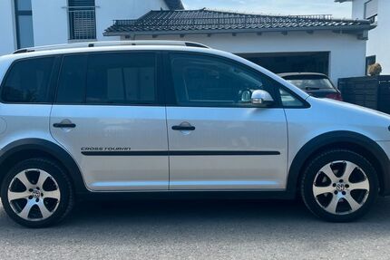 VW Touran 130.000 km 6.400 &euro; Stammham 85134