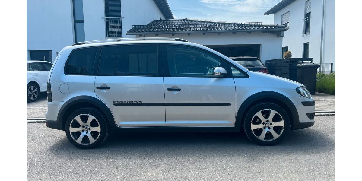 VW Touran 130.000 km 6.400 &euro; Stammham 85134