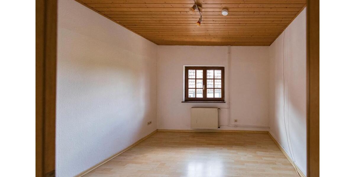 Etagenwohnung Steinau an der Straße - 3 Zimmer, 89 m&sup2;, 750&euro; | Angebot:26598376
