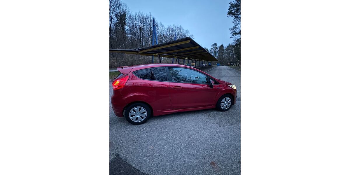 Ford Fiesta 96.654 km 8.300 &euro; Ettlingen 76275