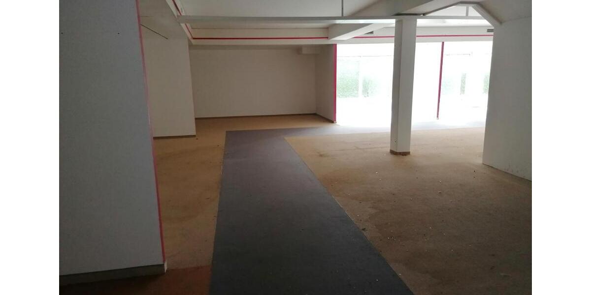 Großzügige Büro und Ausstellfläche in zentraler Lage von Marsberg zimmer