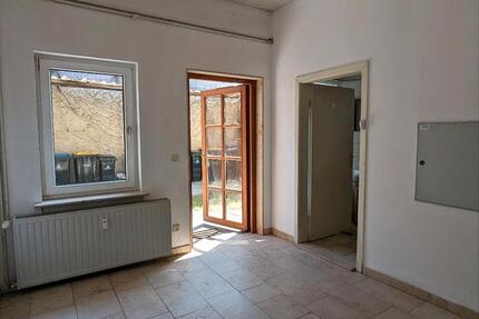 Kleines Büro Lager mit DuscheWC zentral gelegen zimmer