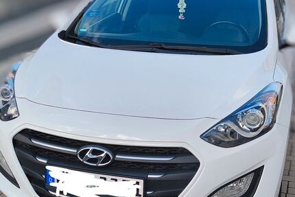 Hyundai i30 107.000 km 7.499 &euro; Wunsiedel 95632