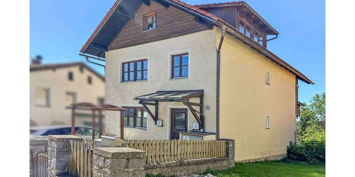 Haus zum Kaufen in Spiegelau 189.000 € 146.39 m² 5 zimmer