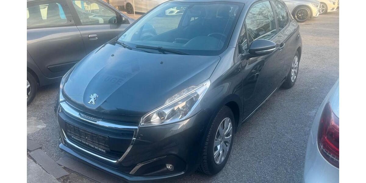 Peugeot 208 76.000 km 6.990 &euro; Sindelfingen 71065