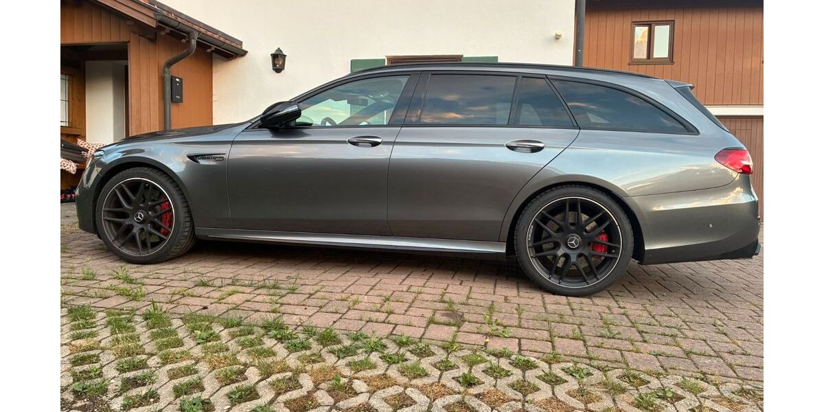Mercedes-Benz E 63 AMG 127.000 km 42.250 &euro; Saulgrub 82442