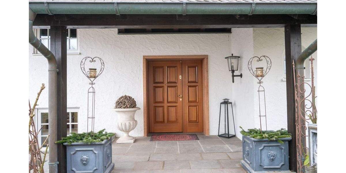 Einfamilienhaus Freising Am Vogelherd - 9 Zimmer, 358 m&sup2;, 2.390.000&euro; | Angebot:25908899