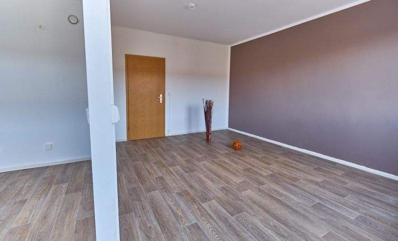 Etagenwohnung Hohenmölsen Jaucha - 2 Zimmer, 52 m&sup2;, 307&euro; | Angebot:26433964