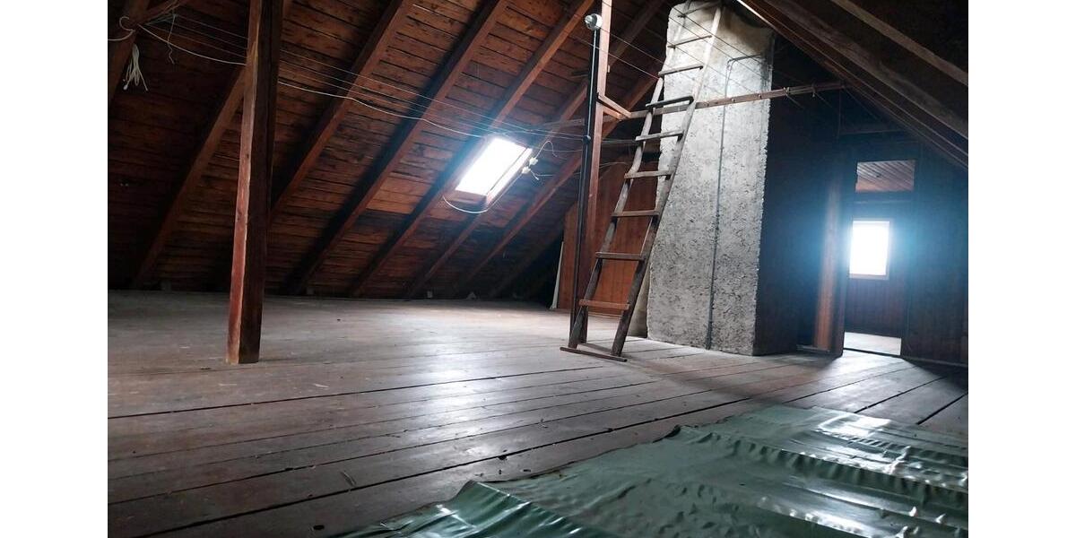 Einfamilienhaus Klingenthal - 8 Zimmer, 140 m&sup2;, 48.000&euro; | Angebot:27204950