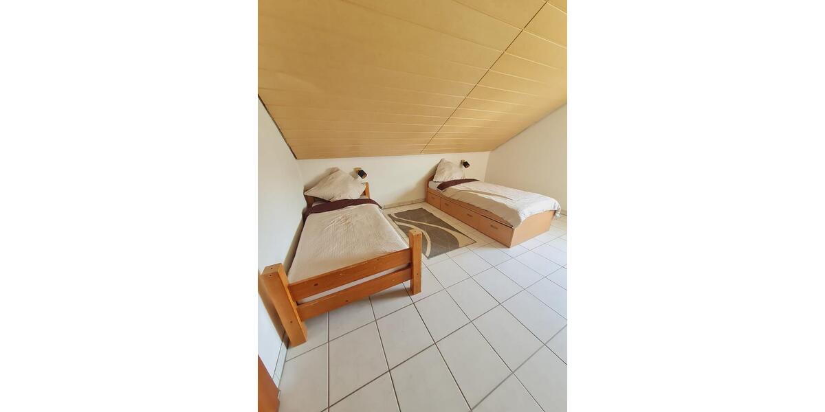 Dachgeschoßwohnung Karlsbad - 4 Zimmer, 80 m&sup2;, 1.000&euro; | Angebot:24838091