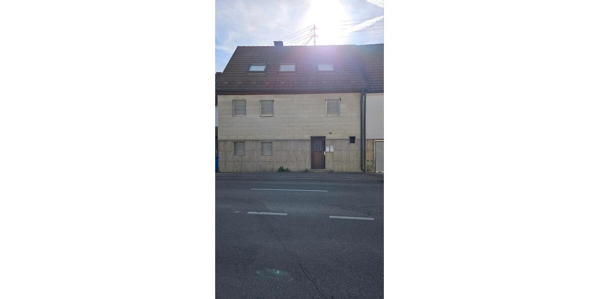 Doppelhaushälfte Gaildorf - 7 Zimmer, 160 m&sup2;, 130.000&euro; | Angebot:26577893