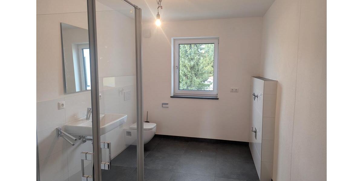 Etagenwohnung Straubing - 2 Zimmer, 77 m&sup2;, 930&euro; | Angebot:26134342