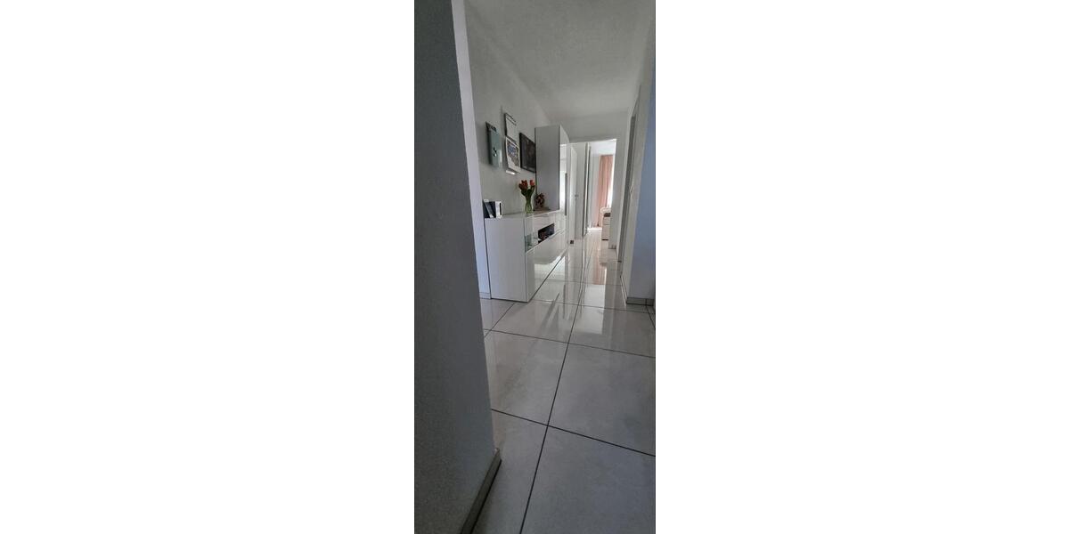 Hochparterre Sachsenheim - 3 Zimmer, 75 m&sup2;, 1.460&euro; | Angebot:26368820