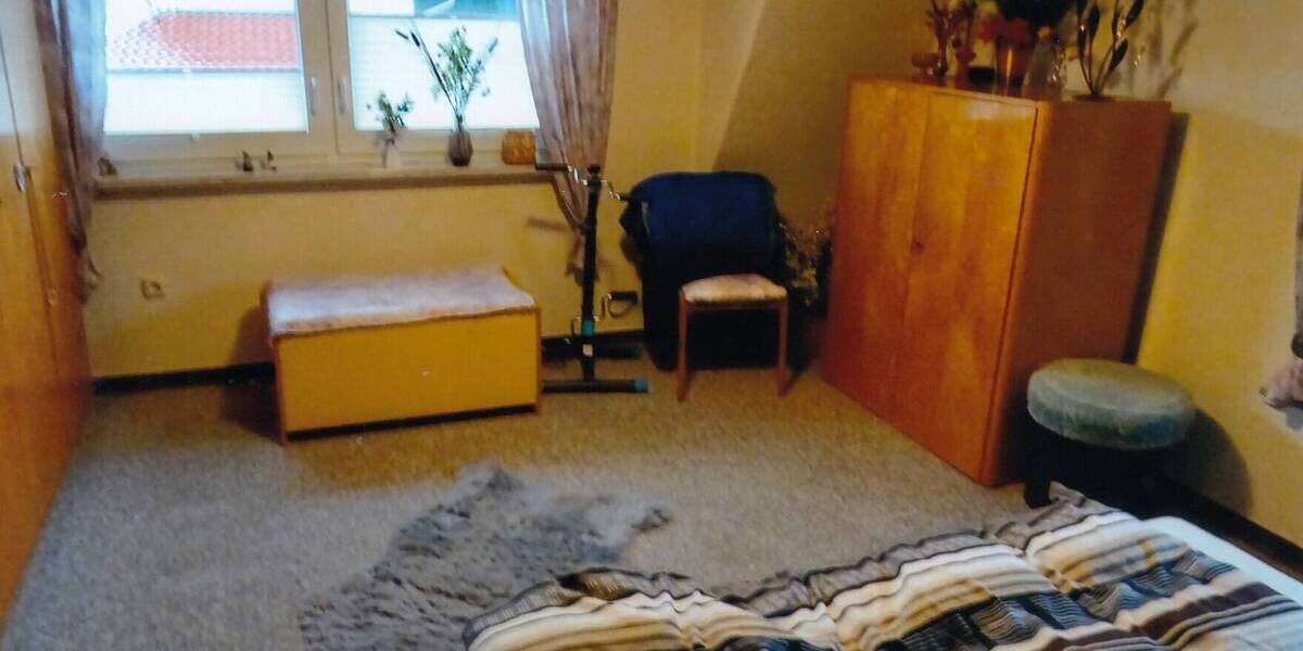 Etagenwohnung Grabfeld Jüchsen - 1 Zimmer, 237 m&sup2;, 48.000&euro; | Angebot:19305444