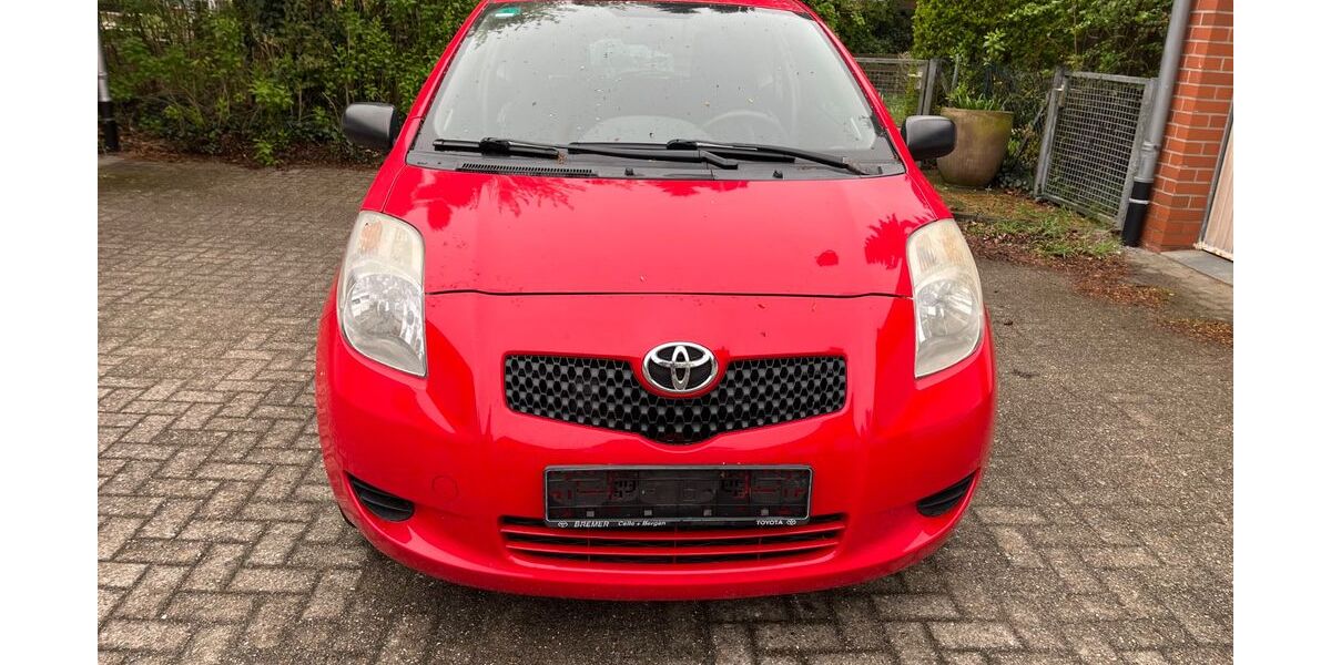 Toyota Yaris 170.000 km 2.450 &euro; Celle 29221
