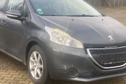 Peugeot 208 137.000 km 6.990 &euro; lohfelden 34253