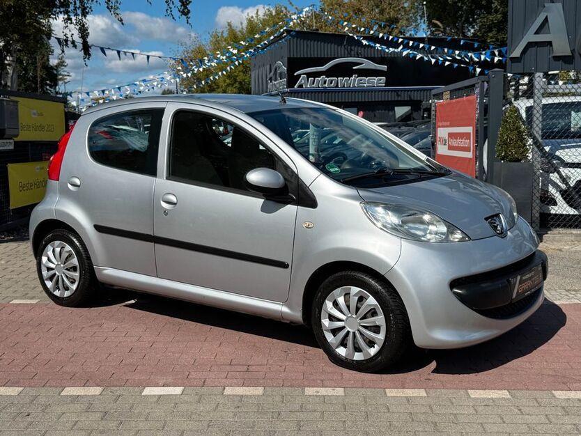 Peugeot 107 83.222 km 3.490 € BERLIN 13127