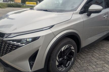 Nissan Qashqai 24.945 km 28.800 &euro; Neubrandenburg 17036