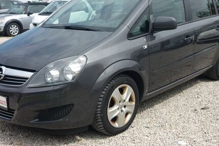 Opel Zafira 214.000 km 2.850 &euro; München 81829