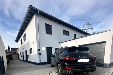 *Wunderschöne DHH im Herzen von Maxhütte-Haidhof*