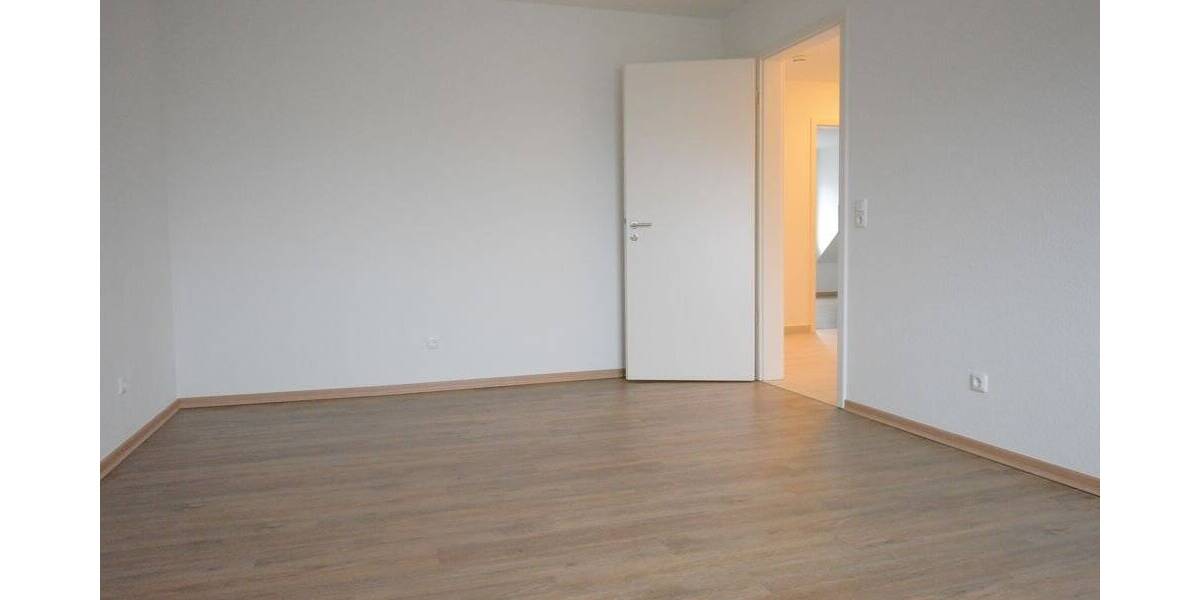 Etagenwohnung Heide - 3 Zimmer, 100 m&sup2;, 980&euro; | Angebot:26851374