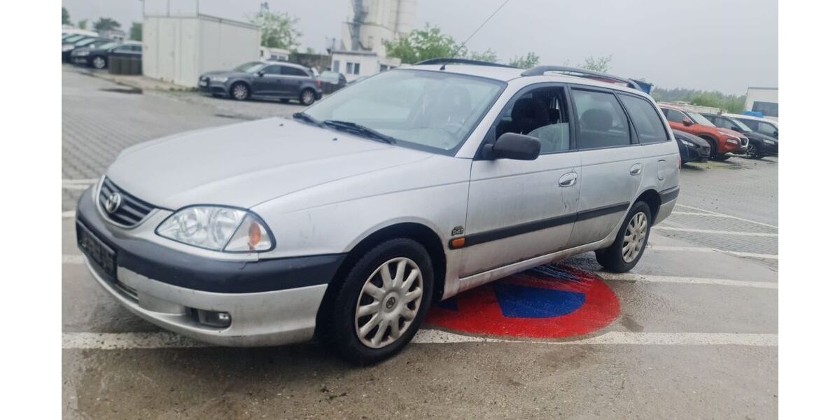 Toyota Avensis 223.000 km 1.350 &euro; Mittenwalde 15749