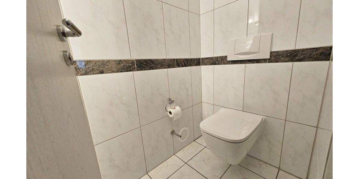 Hochwertige Komfortzone im Herzen von Ohligs mit Aufzug, Einbauküche, Garage 3 zimmer