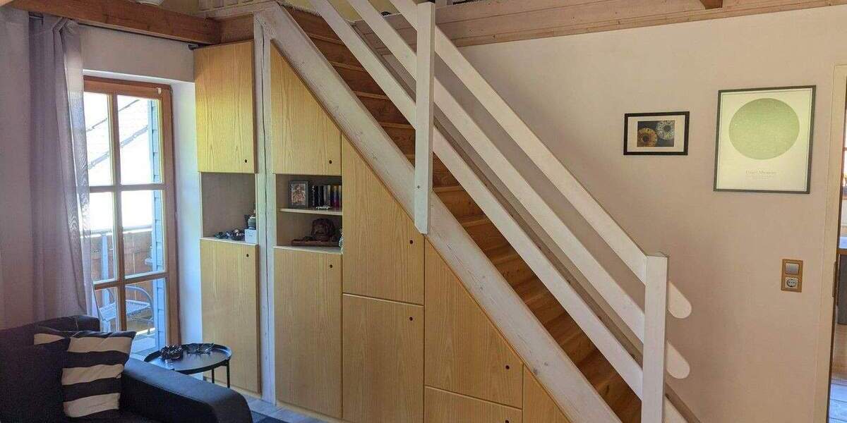 Helle Dachgeschosswohnung mit Garten und Doppelcarport - Ohne Maklerprovision! 4 zimmer