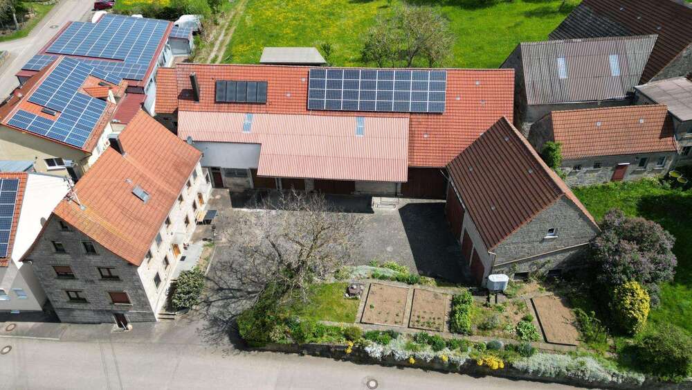 Haus zum Kaufen in Creglingen 619.000 € 164.6 m² 9 zimmer