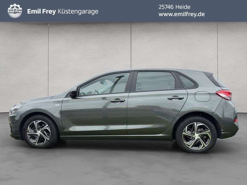 i30