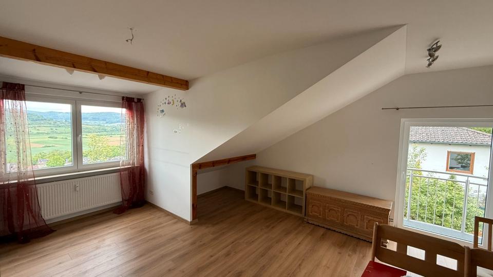Dachgeschoßwohnung Ebermannstadt - 3 Zimmer, 104 m&sup2;, 1.100&euro; | Angebot:26636181