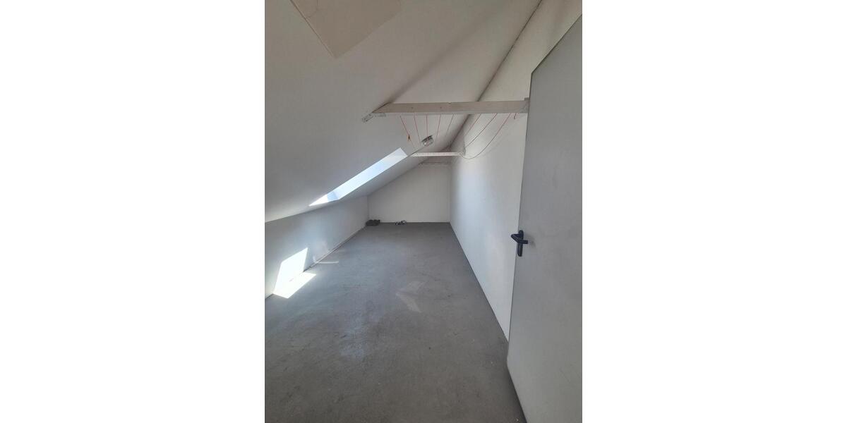 Dachgeschoßwohnung Esselbach Kredenbach - 2.5 Zimmer, 77 m&sup2;, 240.000&euro; | Angebot:26707060