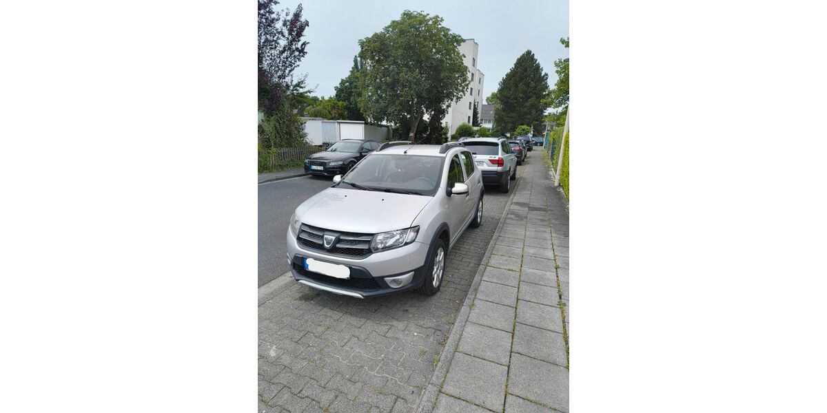 Dacia Sandero 94.000 km 5.900 &euro; Bonn 53229