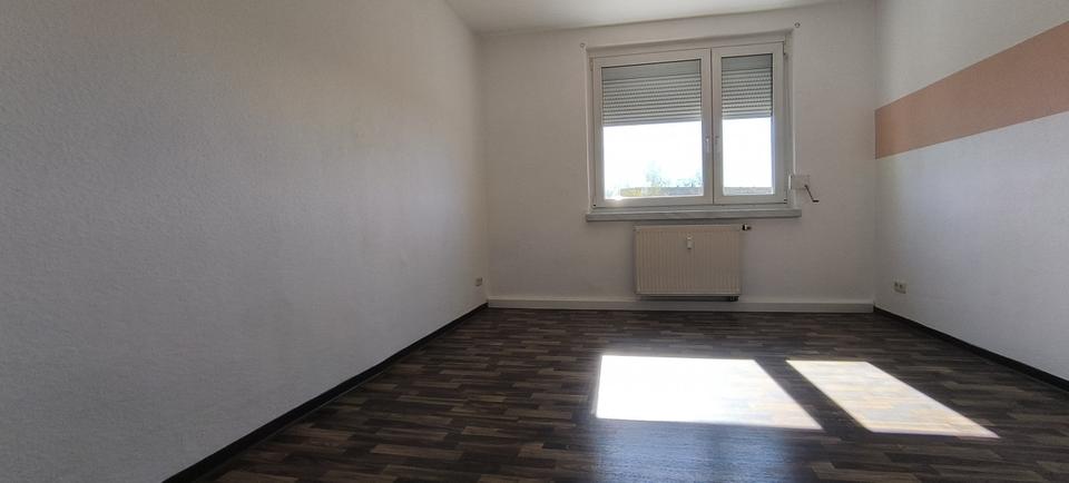 Etagenwohnung Gröditz - 3 Zimmer, 59 m&sup2;, 326&euro; | Angebot:26180437