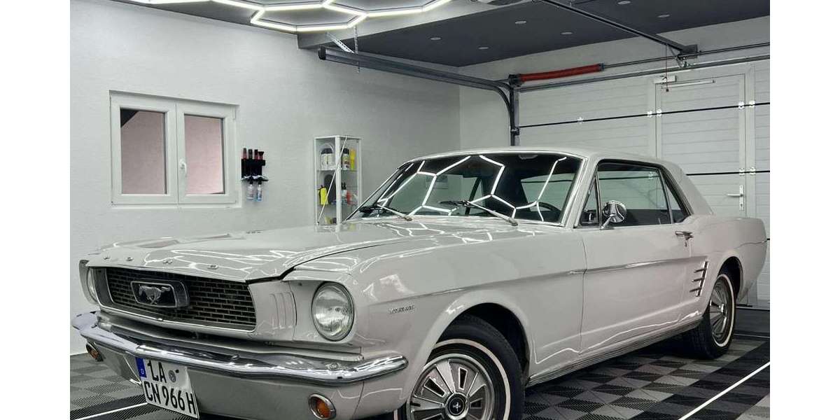 Ford Mustang 45.500 km 24.950 &euro; Altdorf 84032