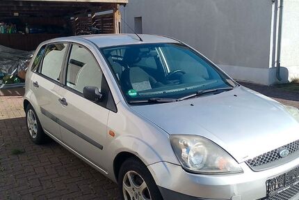 Ford Fiesta 193.255 km 666 &euro; Braunschweig 38110