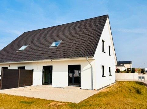 Doppelhaushälfte Hohenroth - 4.5 Zimmer, 122 m&sup2;, 1.195&euro; | Angebot:26317359