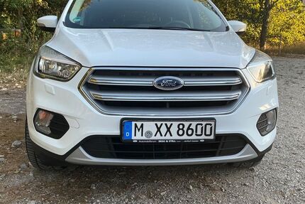 Ford Kuga 75.000 km 10.900 &euro; Baldham 85598