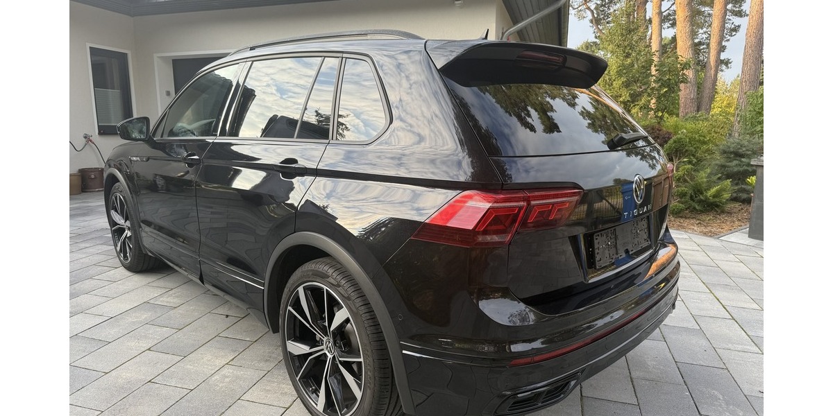 VW Tiguan R-Line Black MATRIX ACC CAM 20 Z HARMAN 57.456 km 32.650 € Berlin 10247