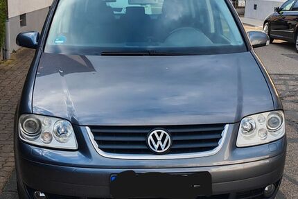 VW Touran 267.000 km 2.700 &euro; Ubstadt-Weiher 76698