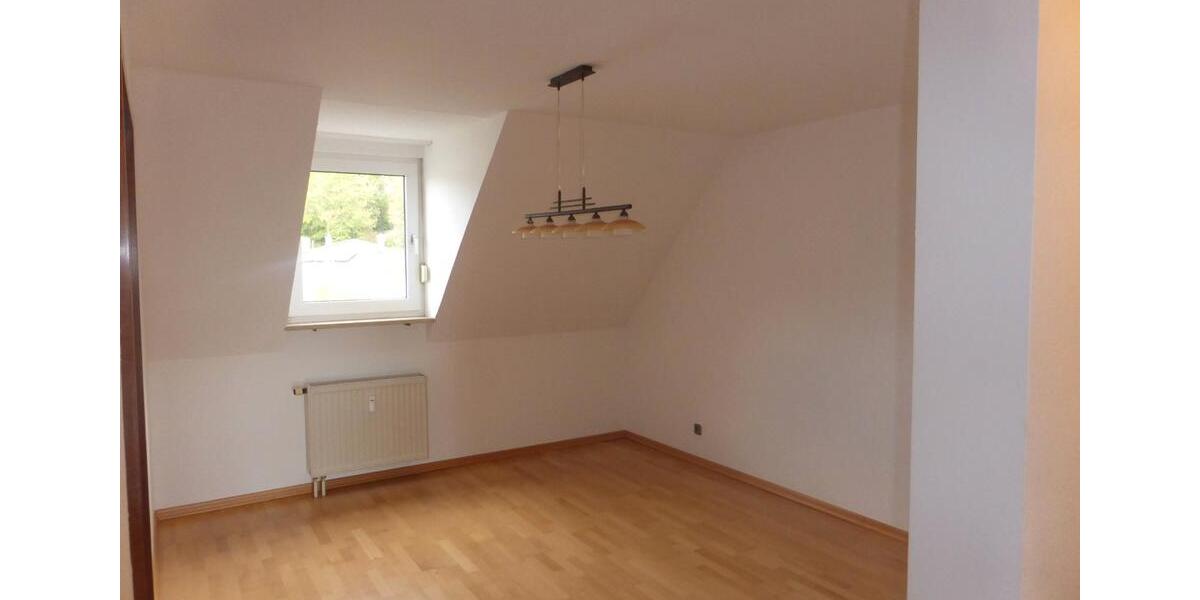 Dachgeschoßwohnung Sulzbach-Rosenberg Rosenberg - 3 Zimmer, 105 m&sup2;, 550&euro; | Angebot:26414645