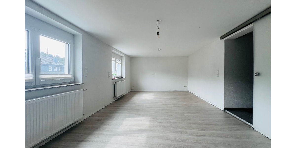 Teilsaniertes Einfamilien-Mehrgenerationenhaus mit Terrasse, Garage und opt. Grundstückserweiterung - Einfamilienhaus Horb am Neckar | Angebot:26083100