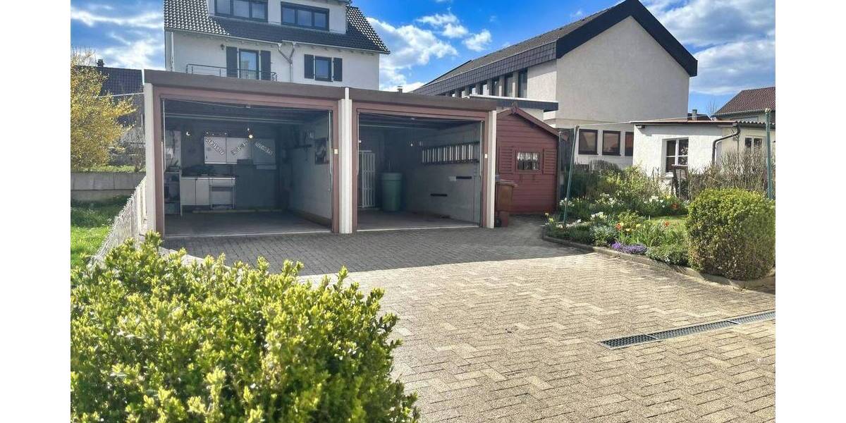 Doppelhaushälfte Trossingen - 9 Zimmer, 140 m&sup2;, 319.000&euro; | Angebot:26358877