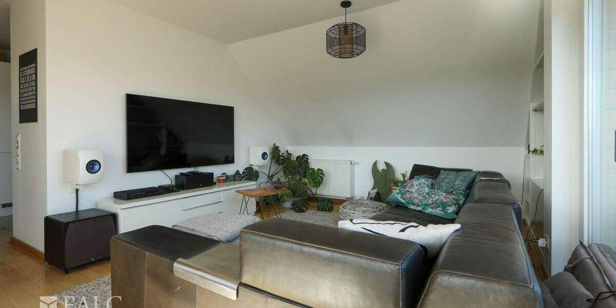 Etagenwohnung Grevenbroich Stadtmitte - 4 Zimmer, 110 m&sup2;, 349.000&euro; | Angebot:25645446