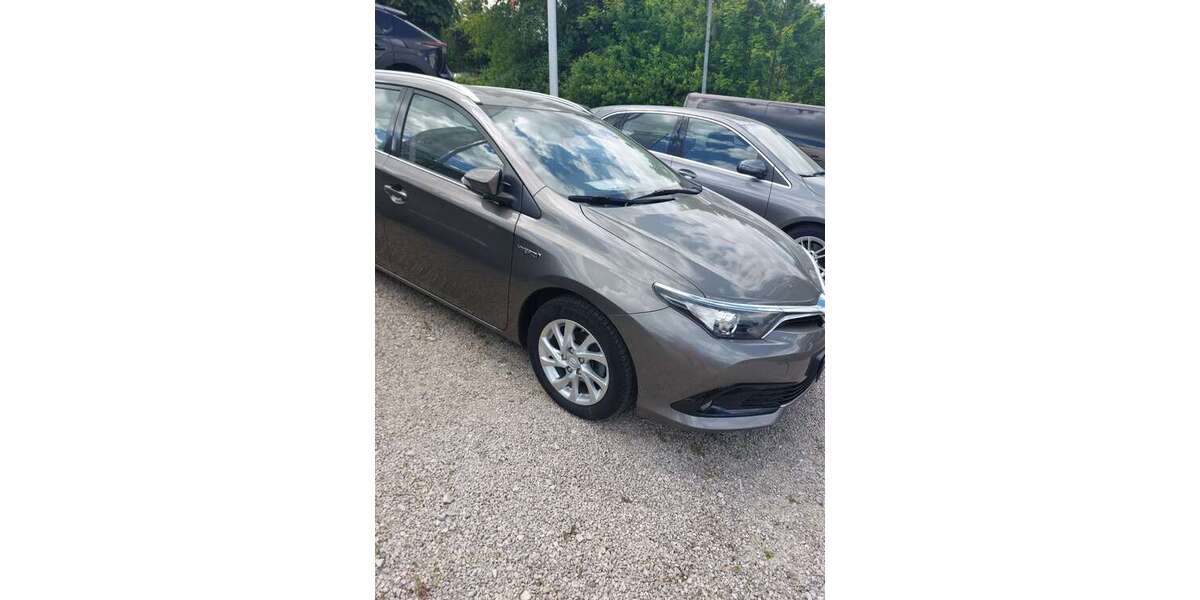 Toyota Auris 132.000 km 14.000 &euro; Dettingen unter Teck 73265