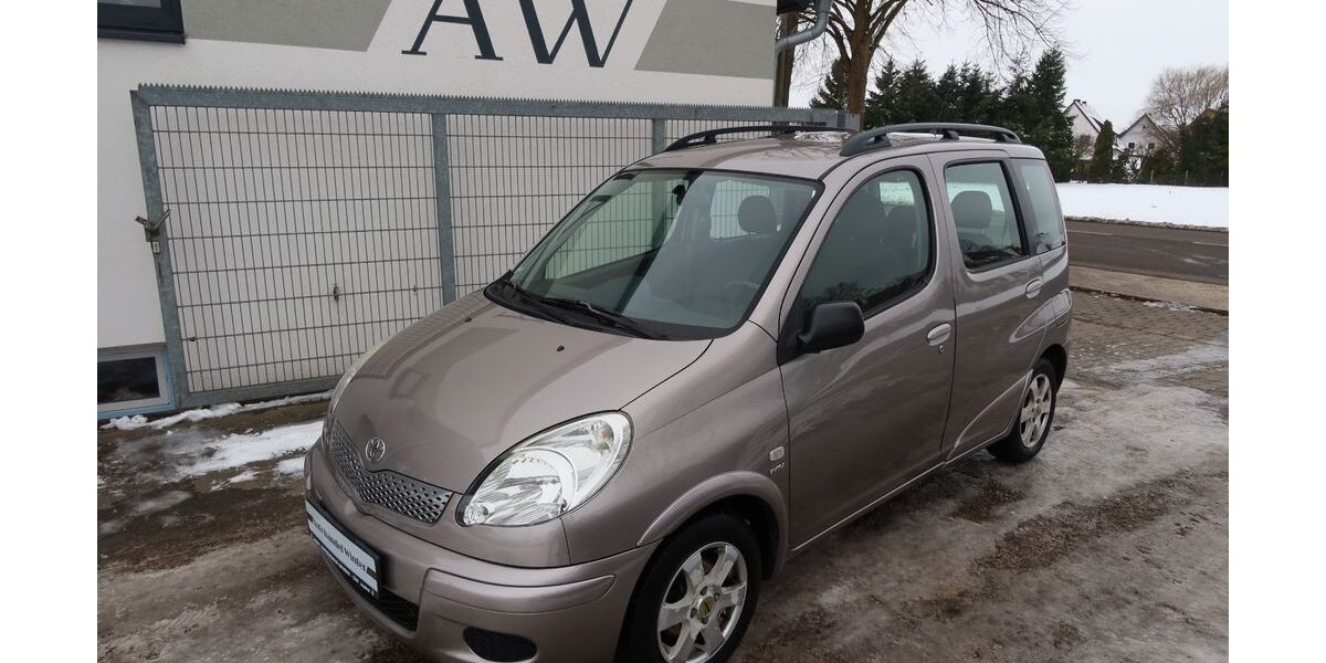 Toyota Yaris 200.000 km 2.480 &euro; Groß Oesingen 29393